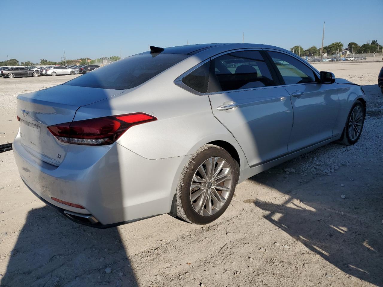 2015 Hyundai Genesis - Image 3