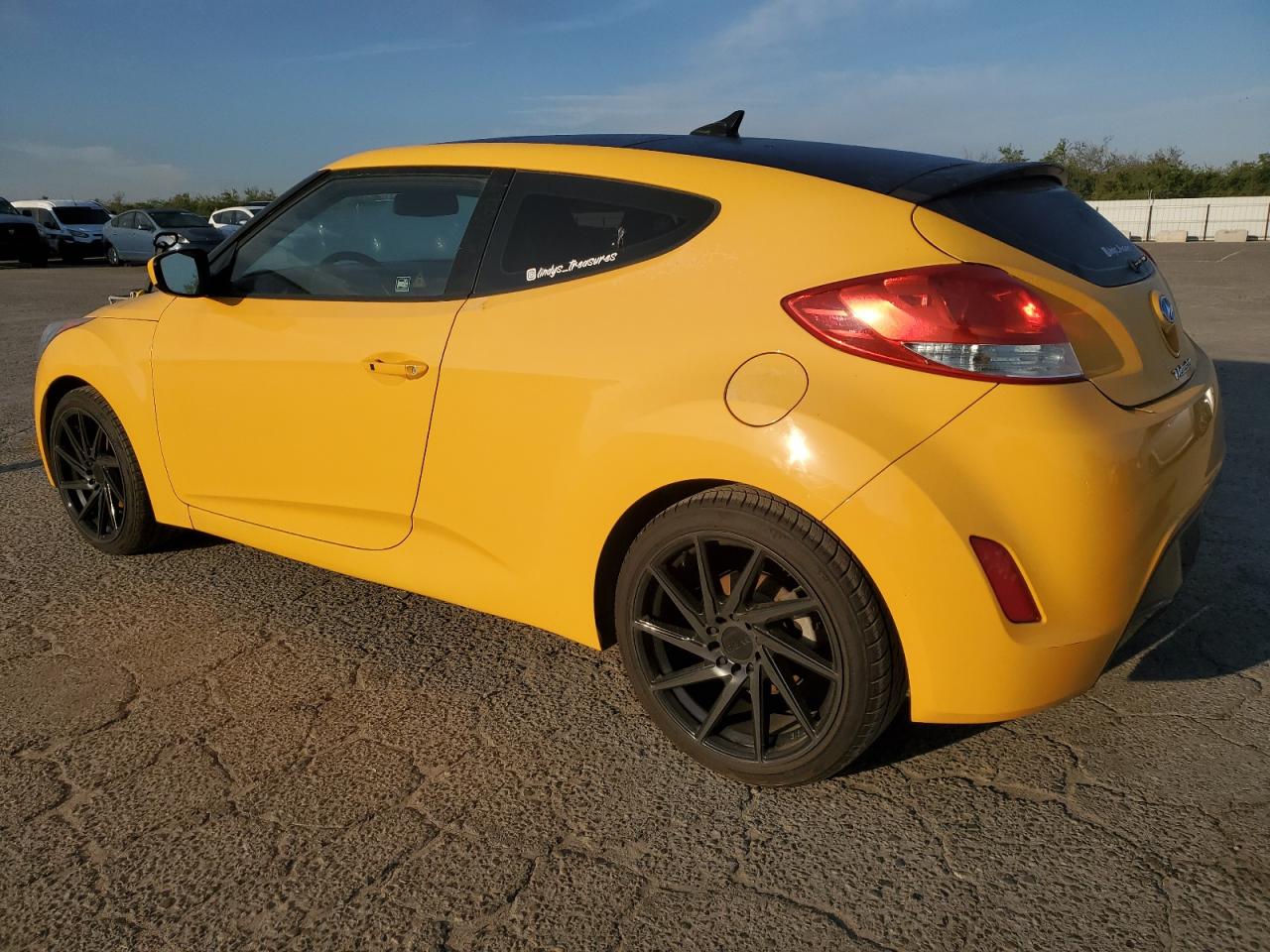 2013 Hyundai Veloster - Image 2