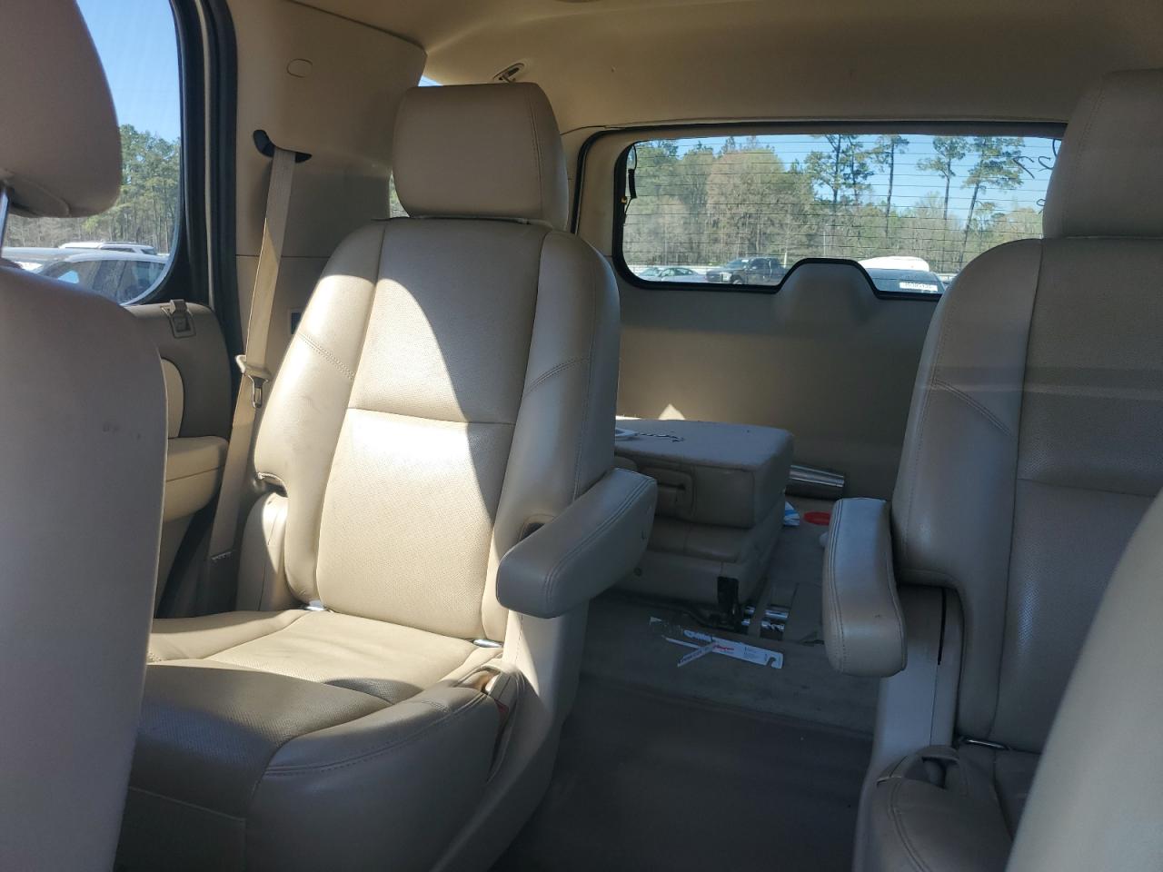 2014 Chevrolet Tahoe - Image 10