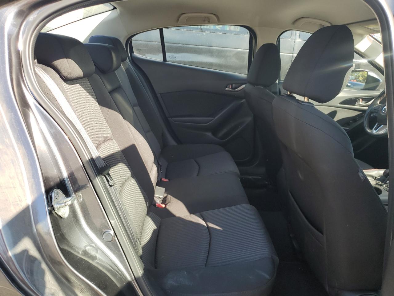 2015 Mazda 3 - Image 10