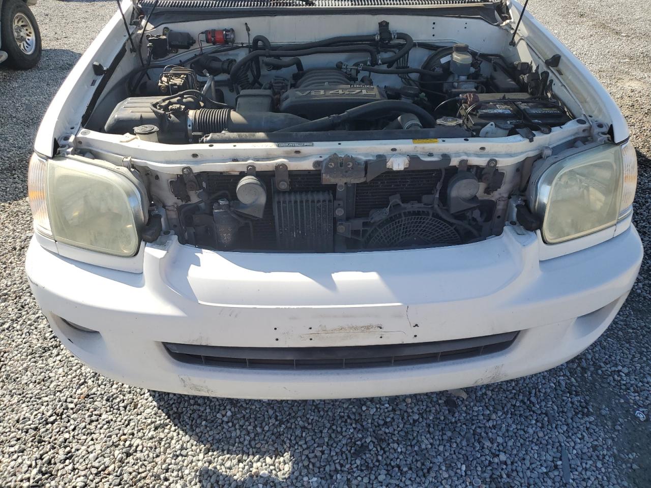 2005 Toyota Sequoia - Image 12