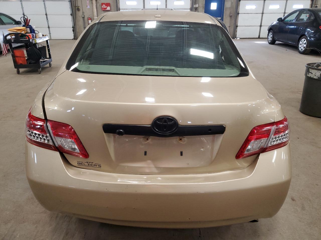 2011 Toyota Camry - Image 6
