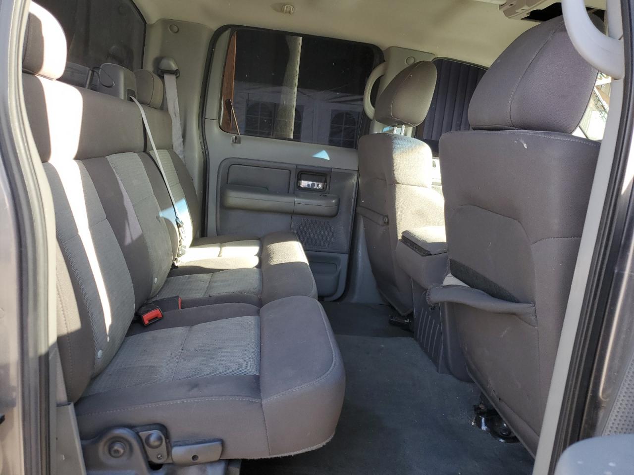 2004 Ford F-150 - Image 10