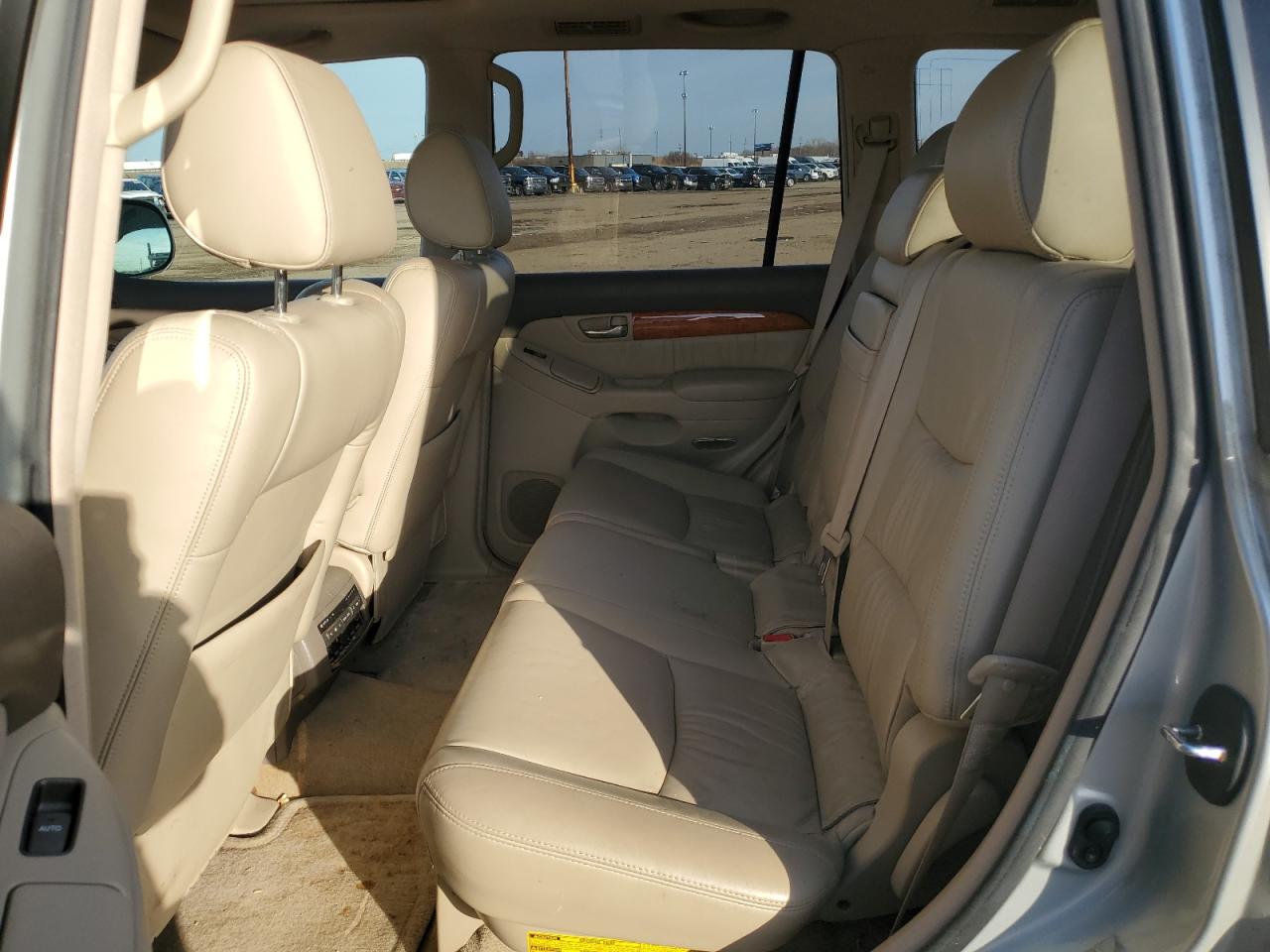 2004 Lexus GX - Image 11