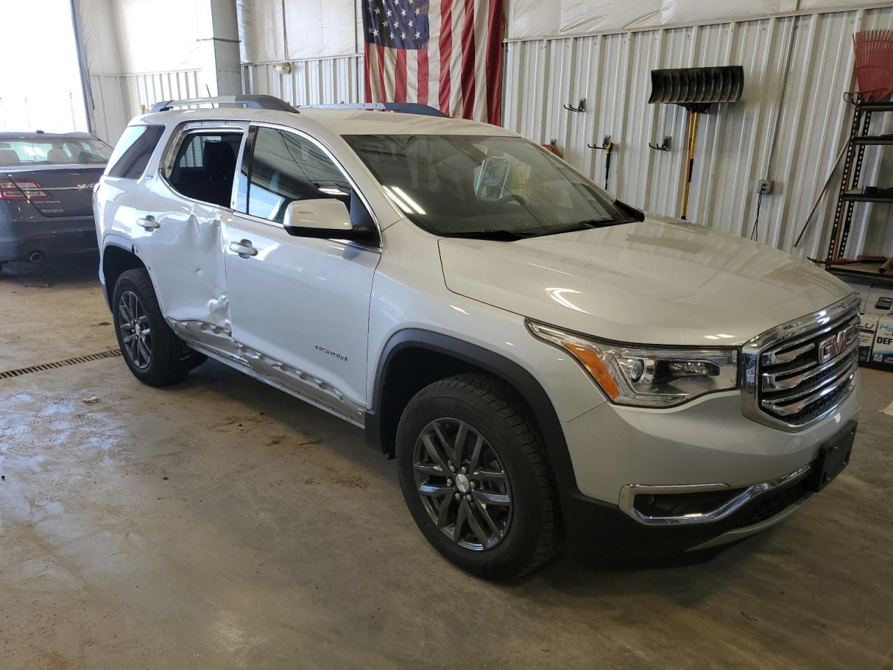 2019 GMC Acadia - Image 4