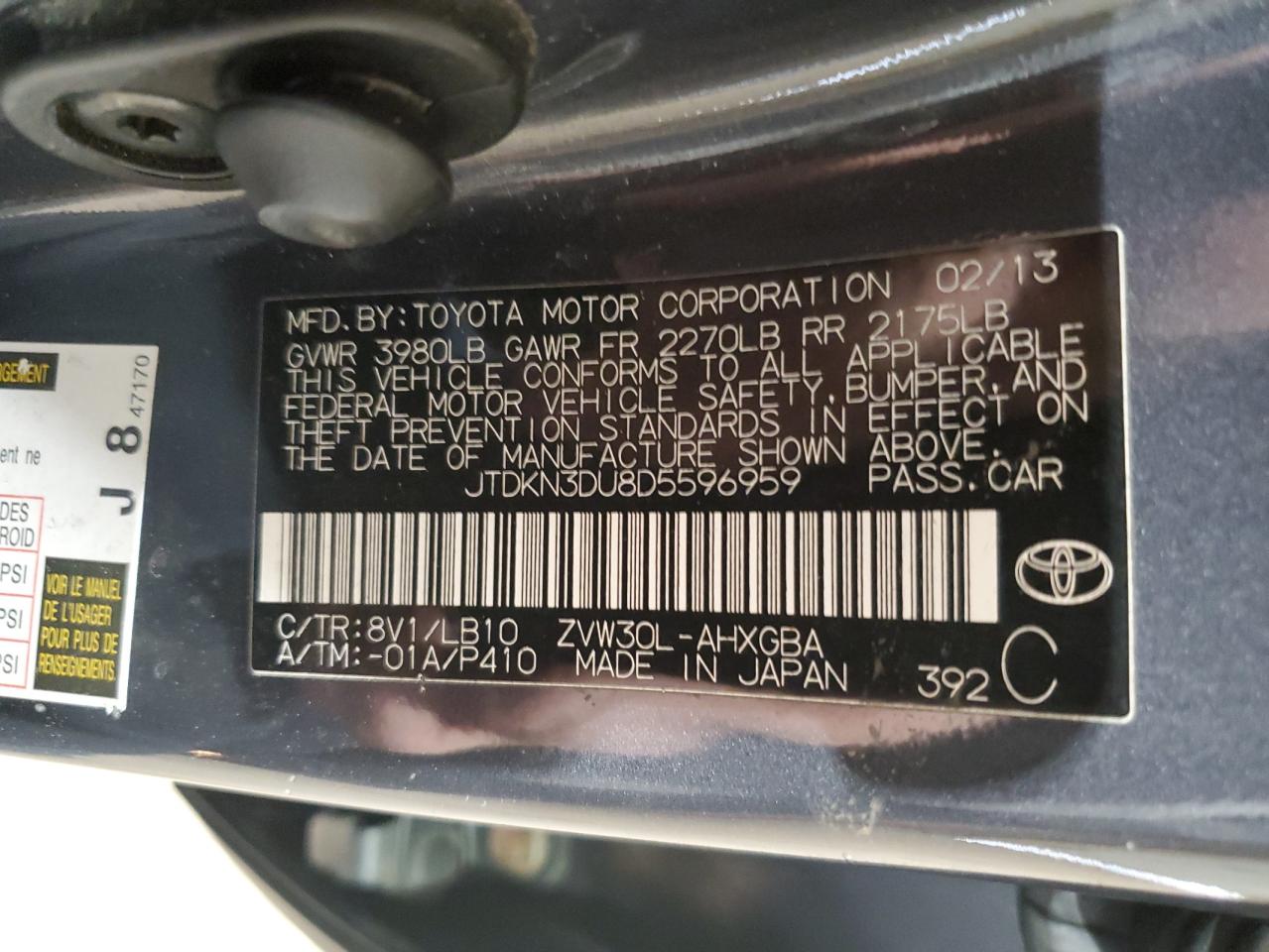 2013 Toyota Prius - Image 15