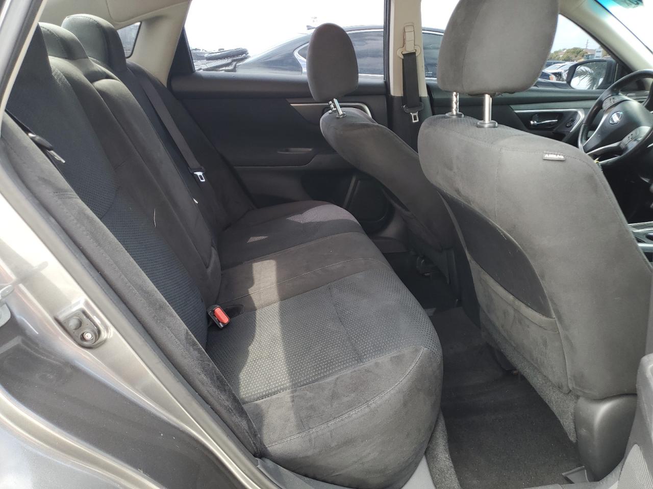 2015 Nissan Altima - Image 10