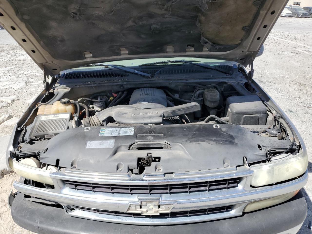 2003 Chevrolet Suburban - Image 14