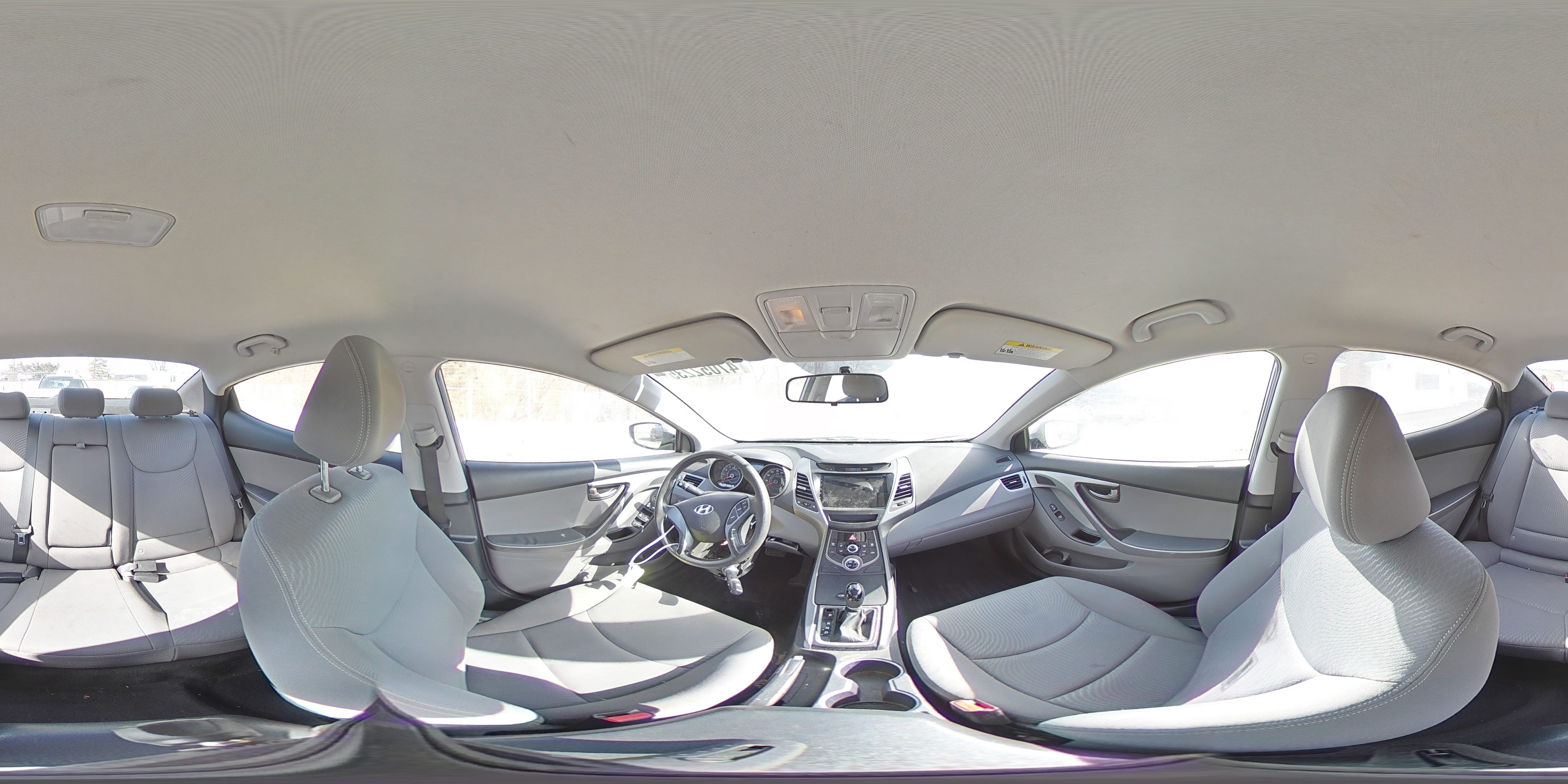 2016 Hyundai Elantra - Image 13