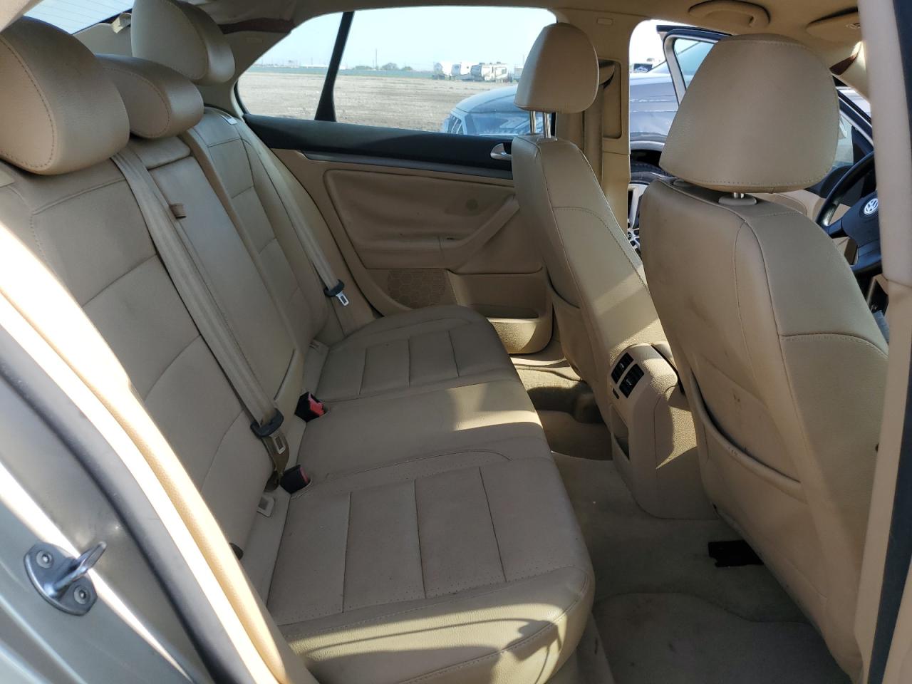 2007 Volkswagen Jetta 2.5 Option Package 1 VIN: 3VWRF71K07M011261 Lot: 50465785