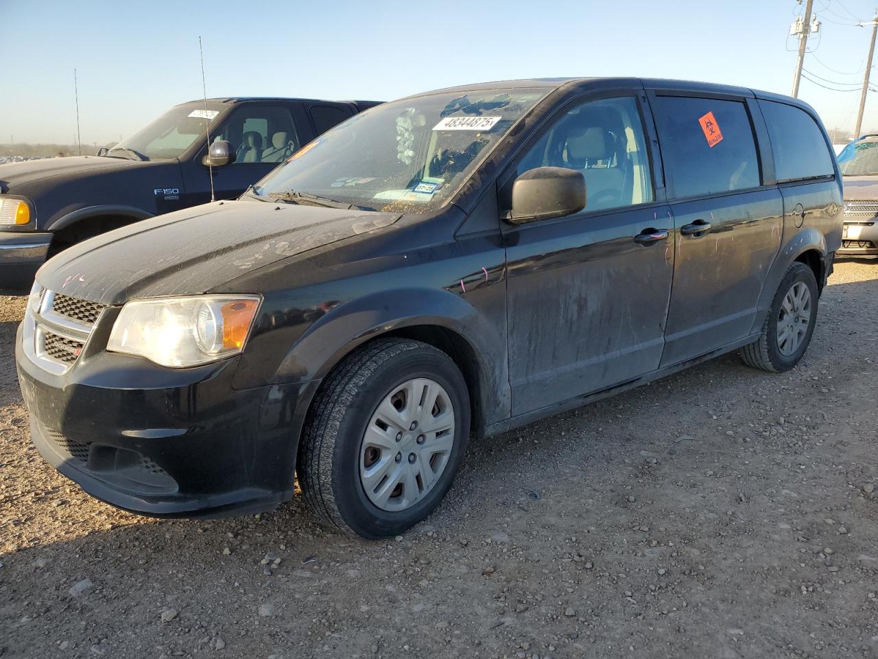 2018 Dodge Caravan - Image 1