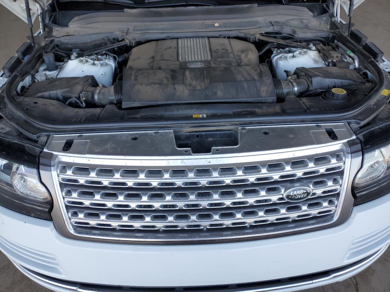 2015 Land Rover Range Rover - Image 11