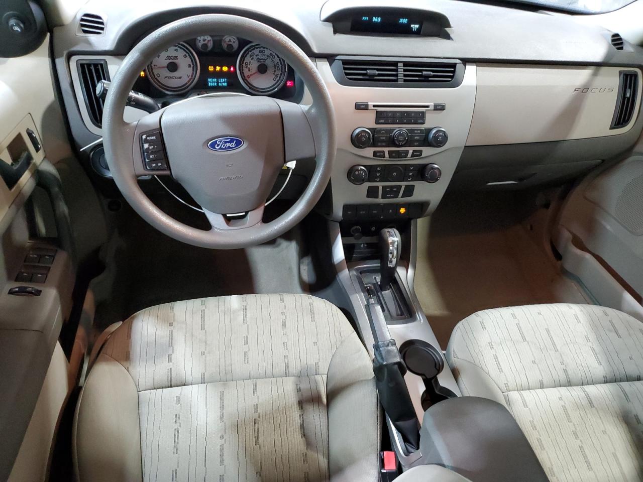 2010 Ford Focus - Image 8