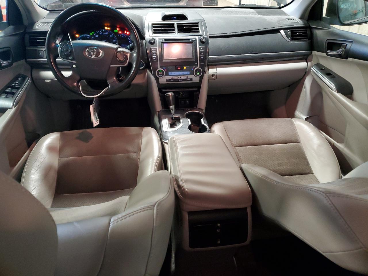 2012 Toyota Camry - Image 8