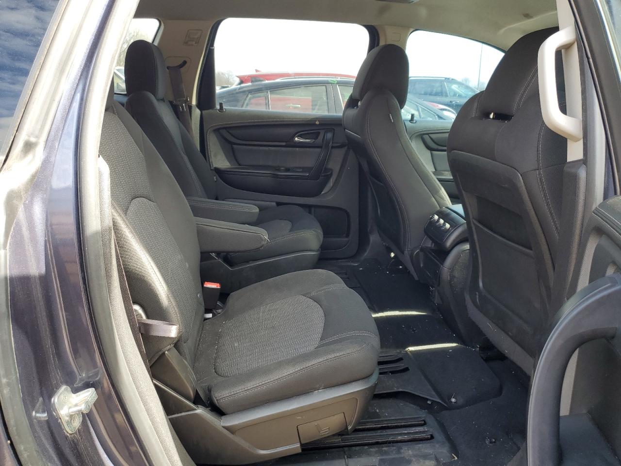 2014 Chevrolet Traverse - Image 11