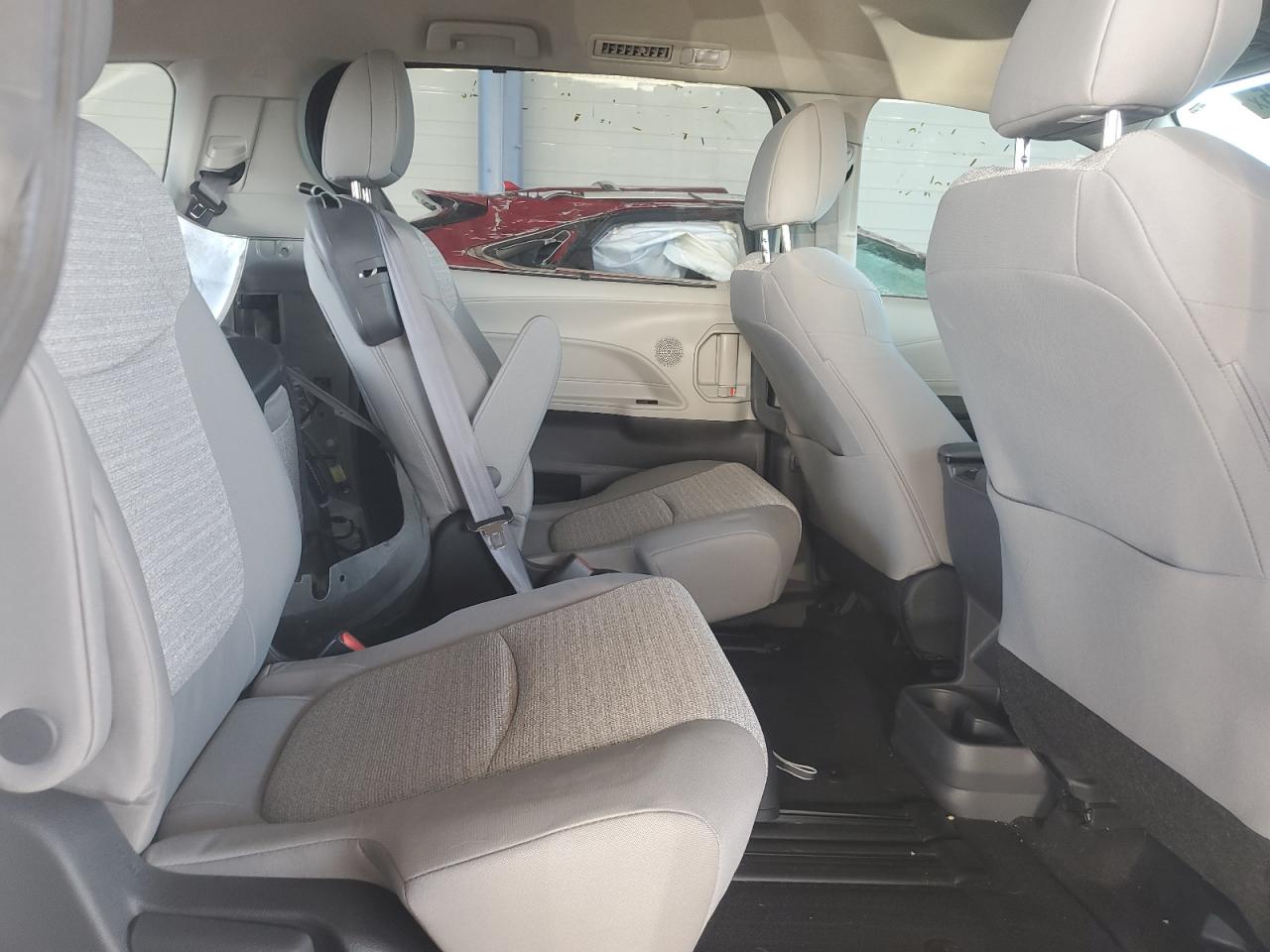2022 Toyota Sienna - Image 11