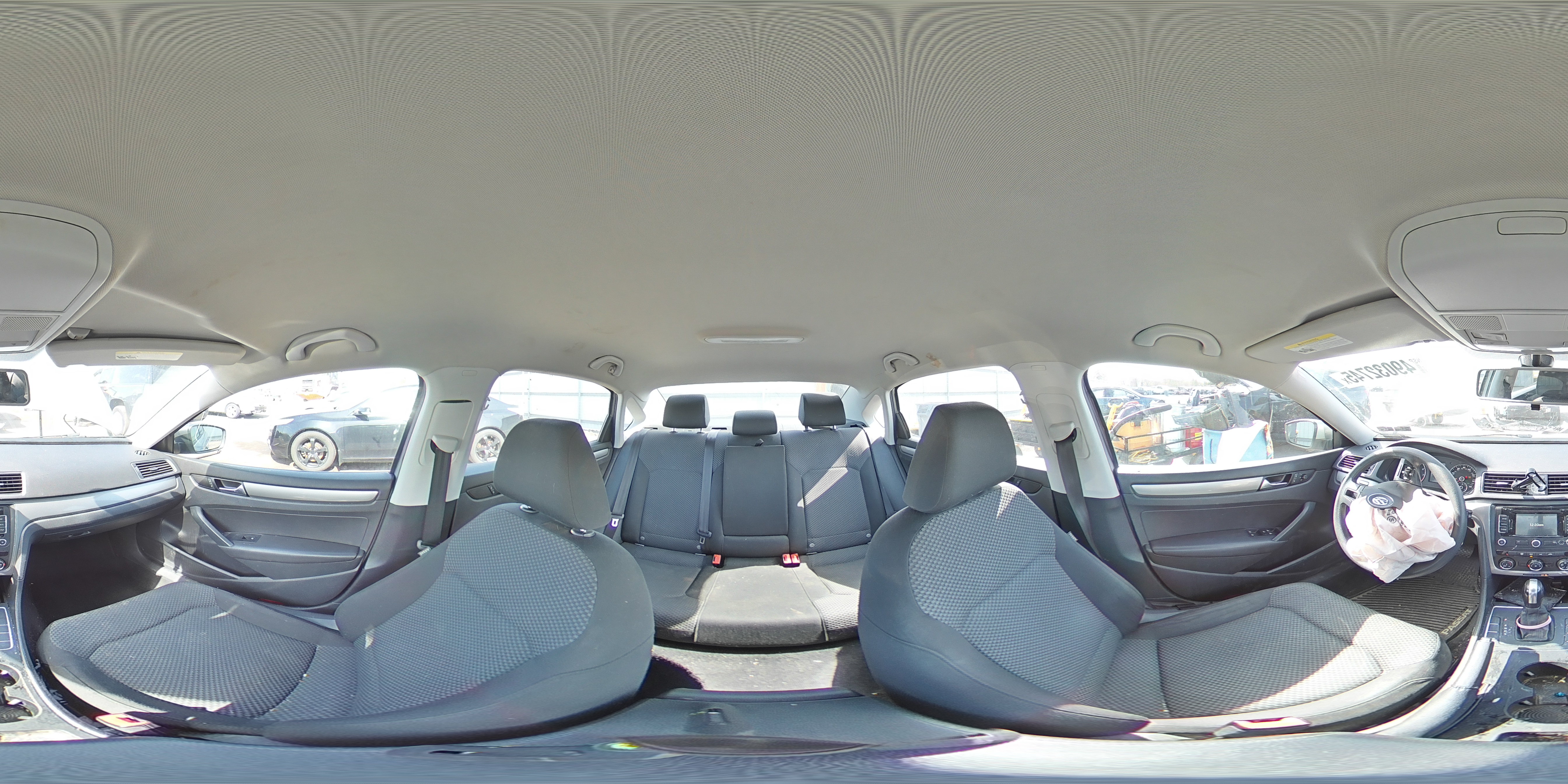 2014 Volkswagen Passat - Image 13