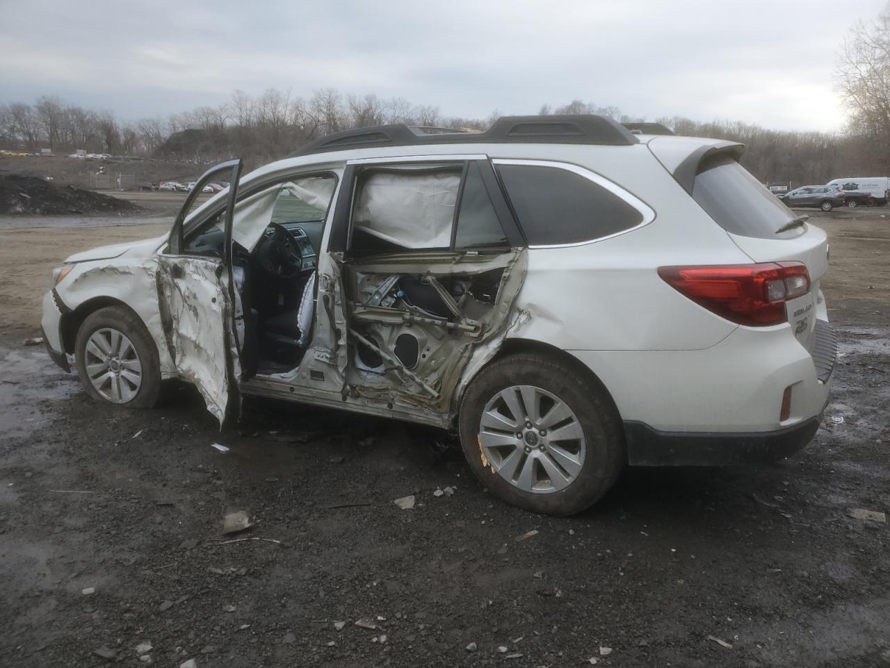 2015 Subaru Outback - Image 2