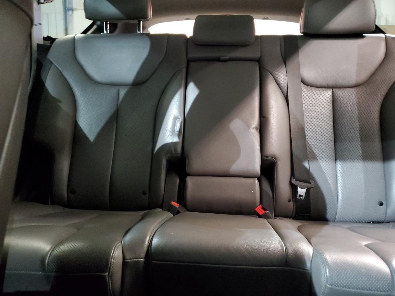 2019 Hyundai Santa Fe - Image 10