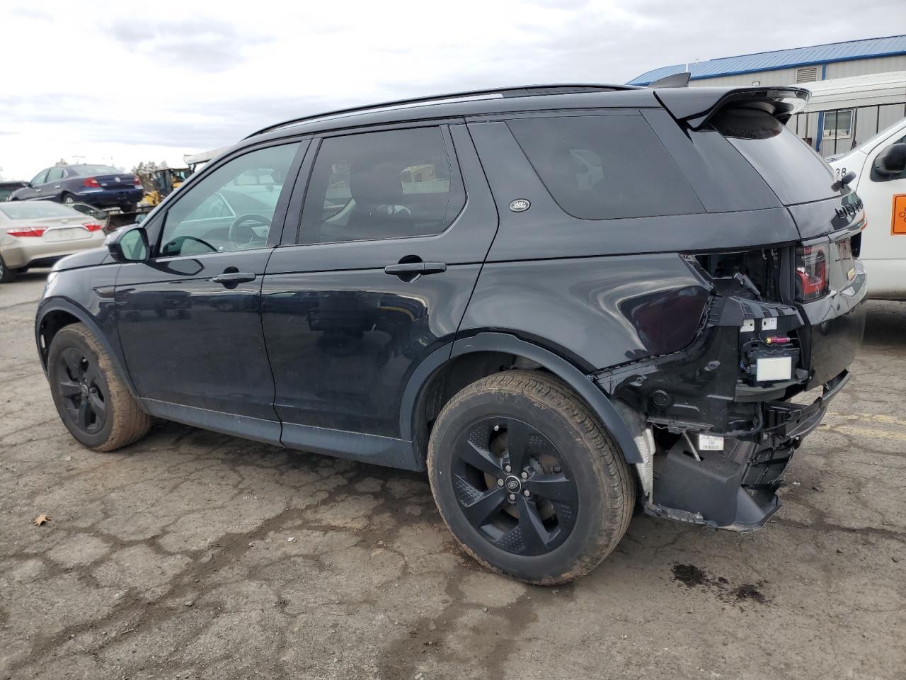 2023 Land Rover Discovery - Image 2
