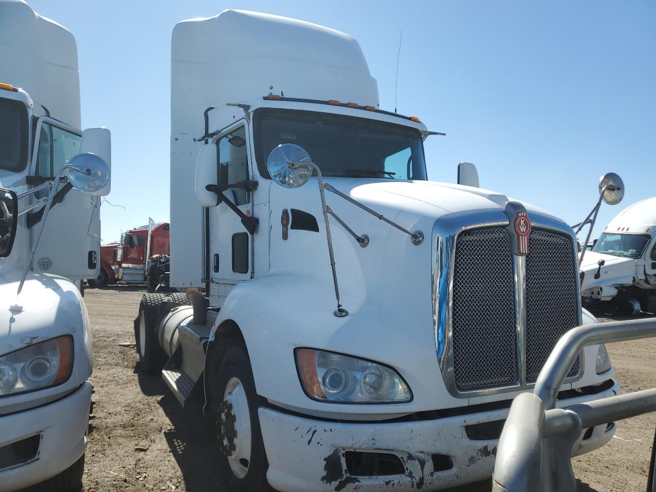 2012 Kenworth T660 Semi Truck for Sale in Brighton, CO - Front End