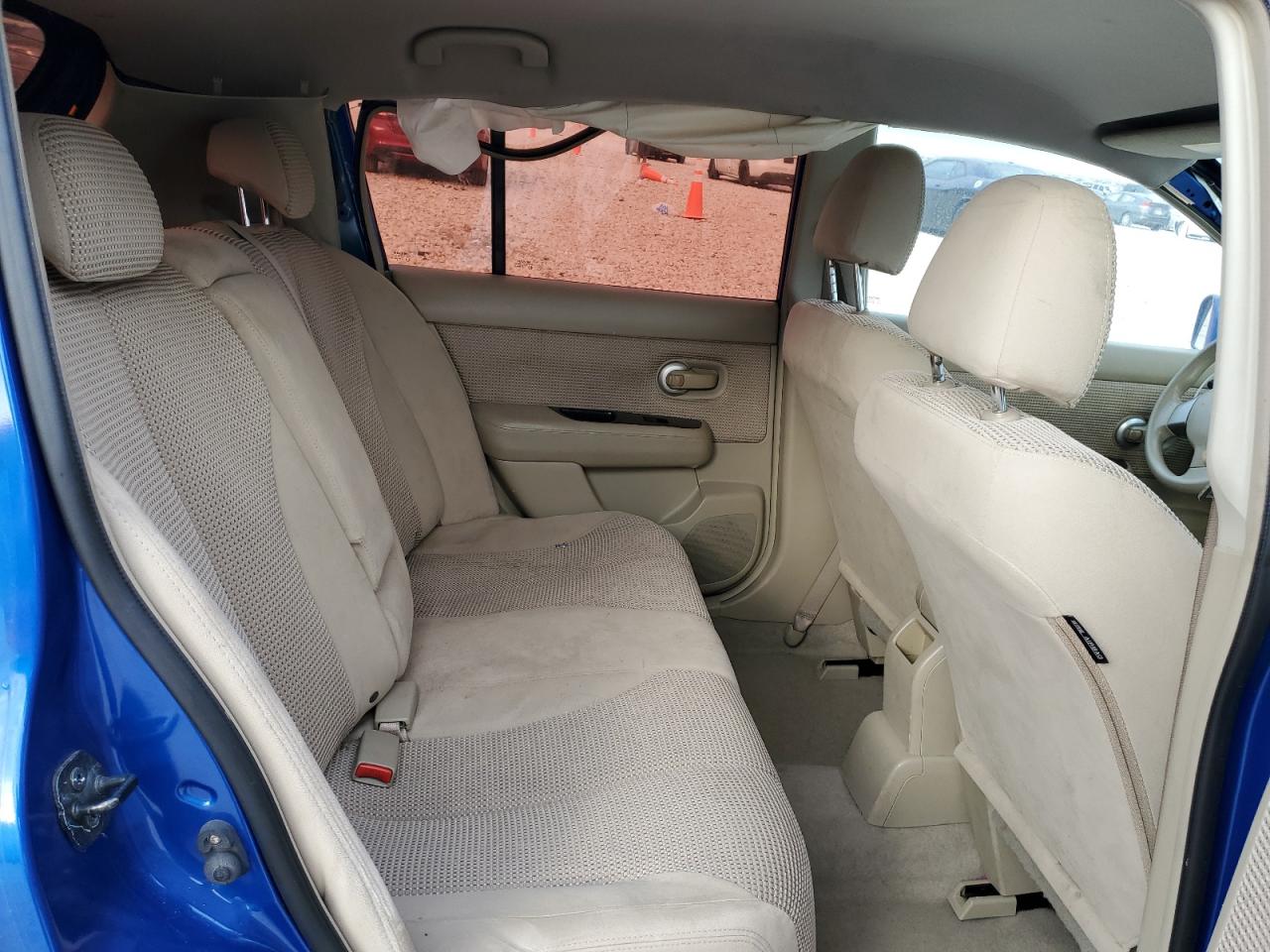 2010 Nissan Versa - Image 12