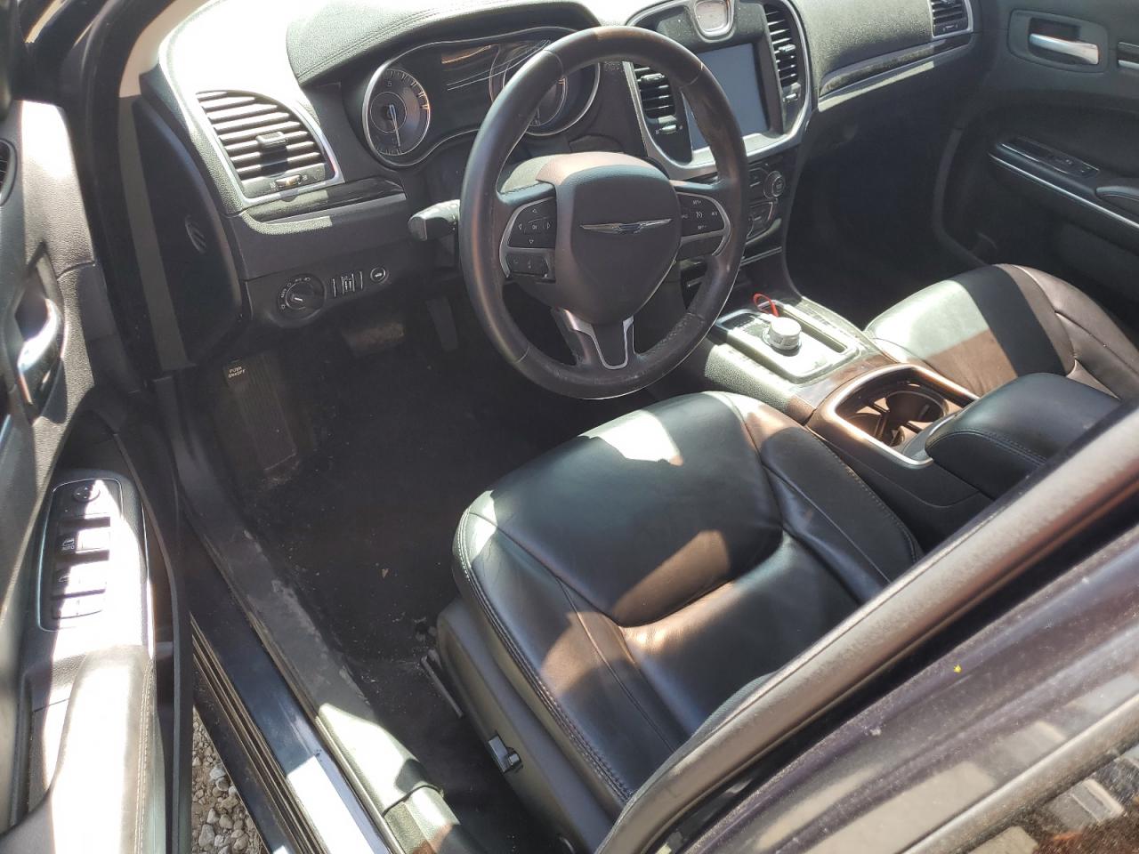 2016 Chrysler 300 - Image 8