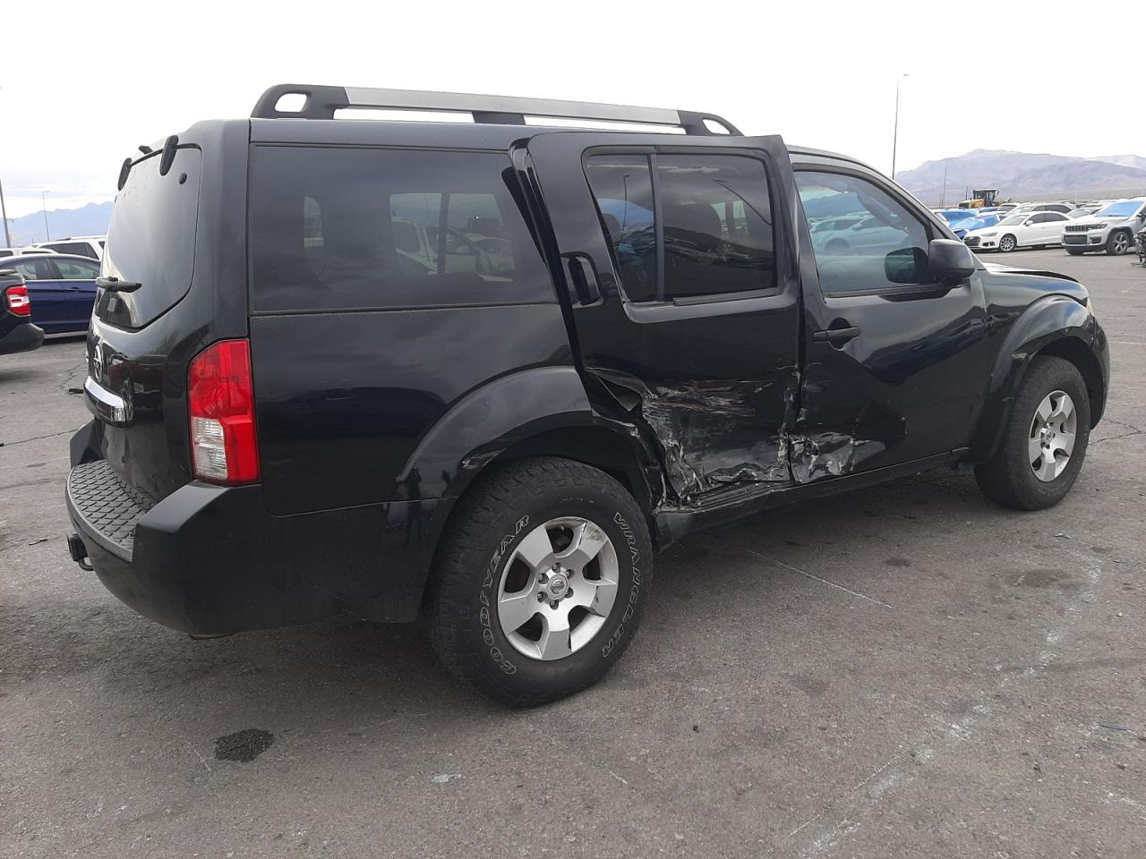 2009 Nissan Pathfinder - Image 3