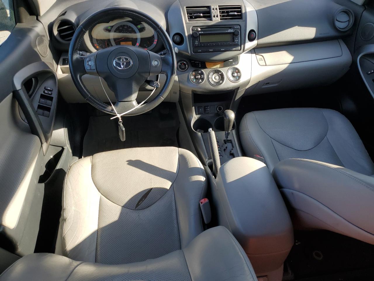 2012 Toyota RAV 4 - Image 8