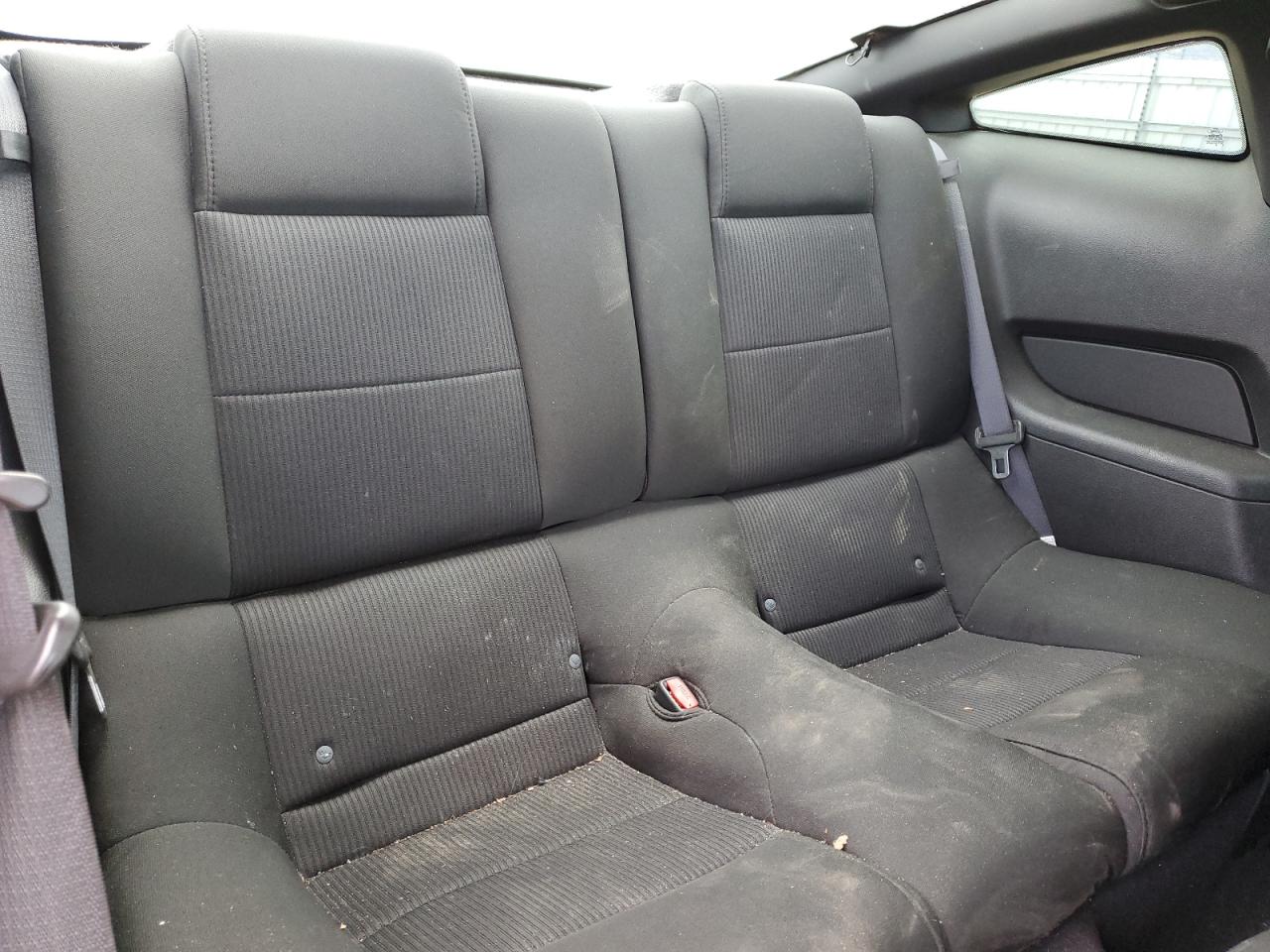 2010 Ford Mustang - Image 11
