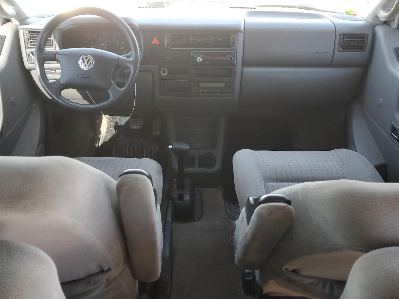2001 Volkswagen EuroVan - Image 8