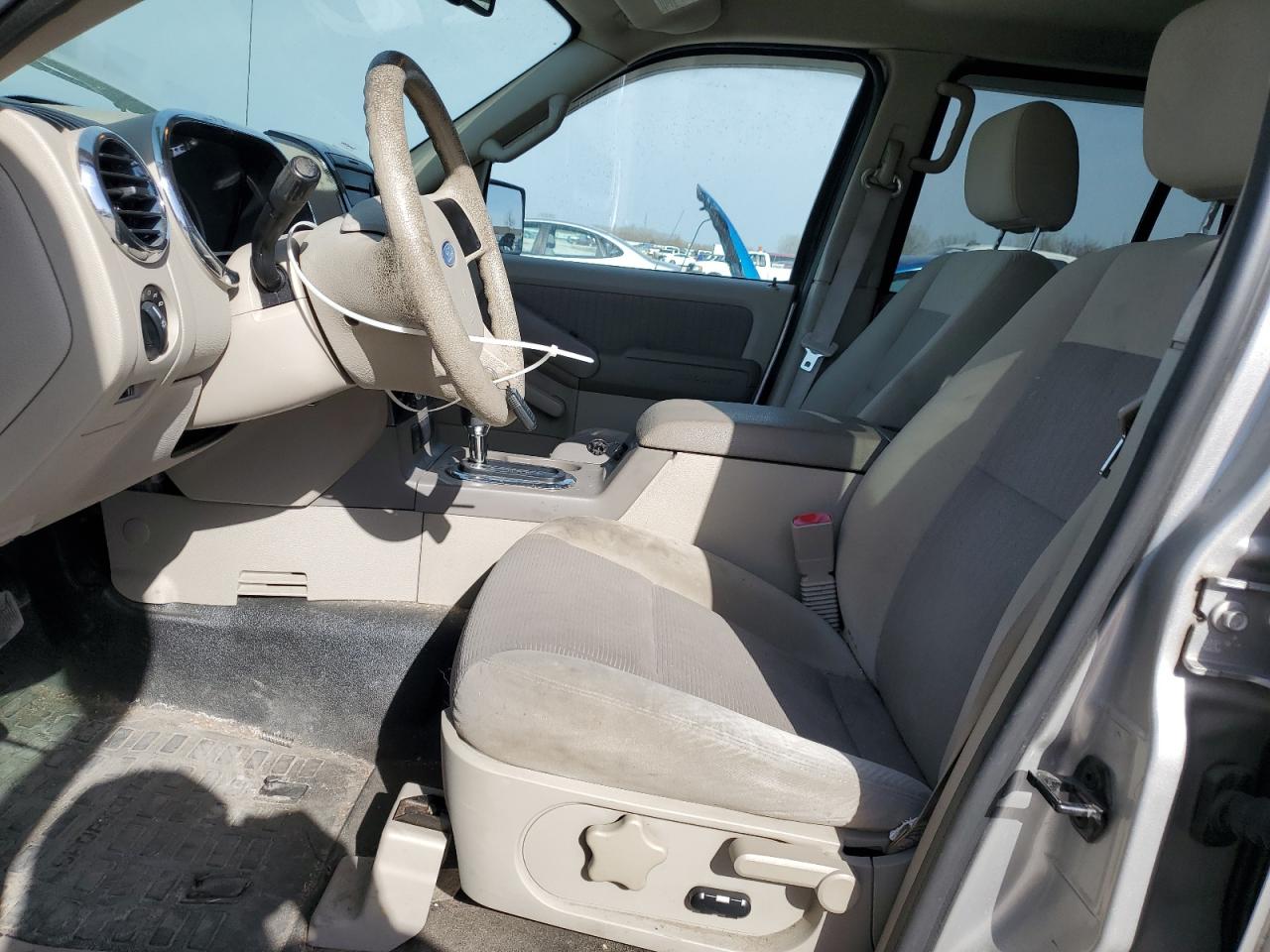 2007 Ford Explorer - Image 7