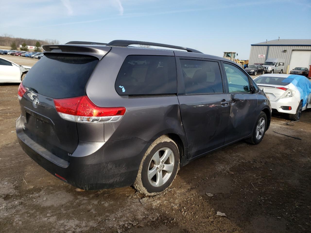 2011 Toyota Sienna - Image 3
