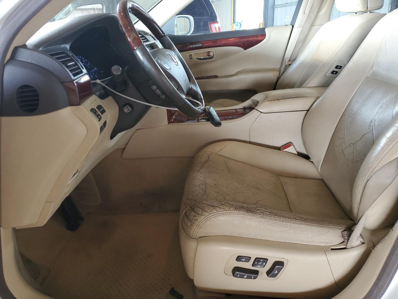 2011 Lexus LS - Image 7