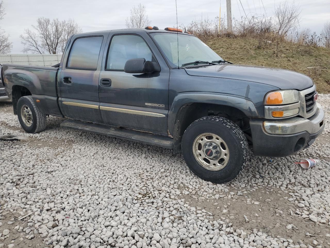 2004 GMC Sierra - Image 4