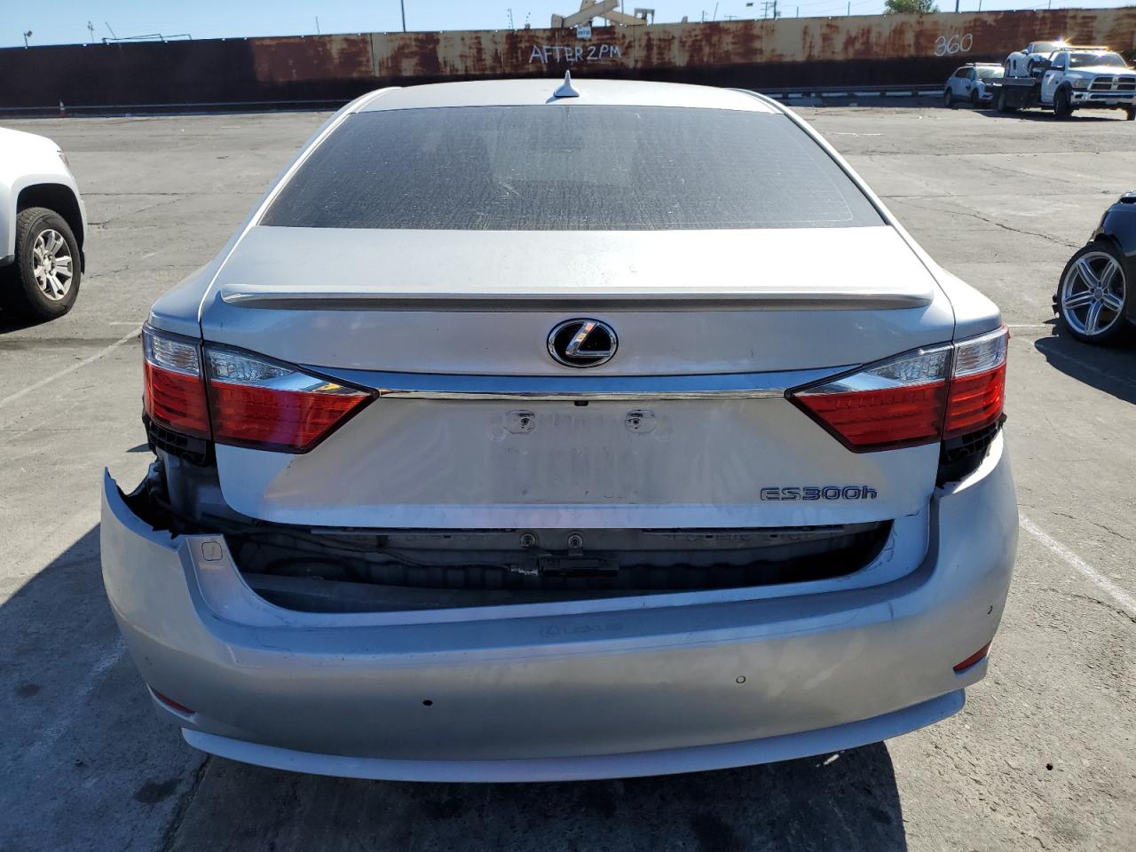 2014 Lexus ES - Image 6