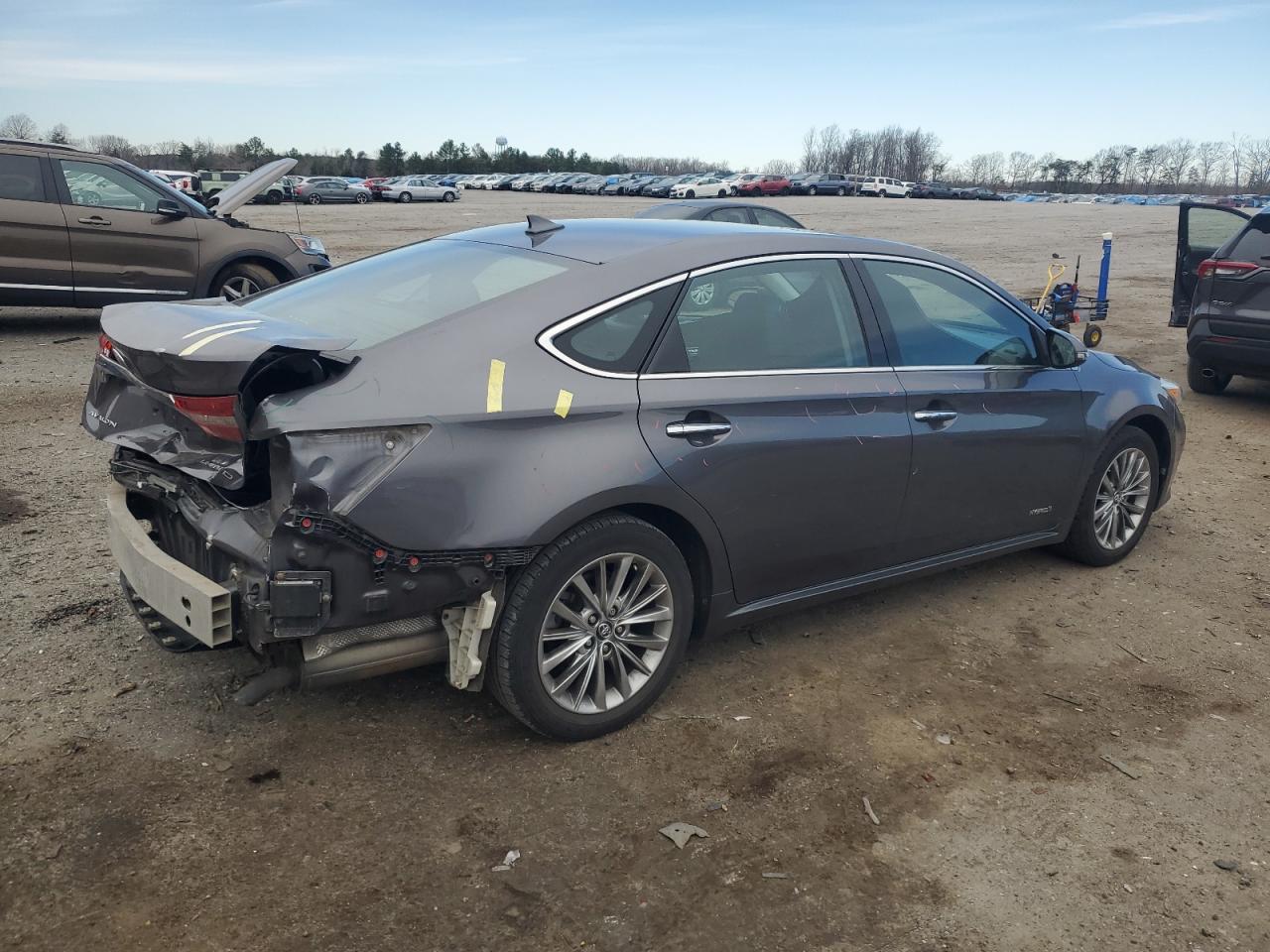 2016 Toyota Avalon - Image 3
