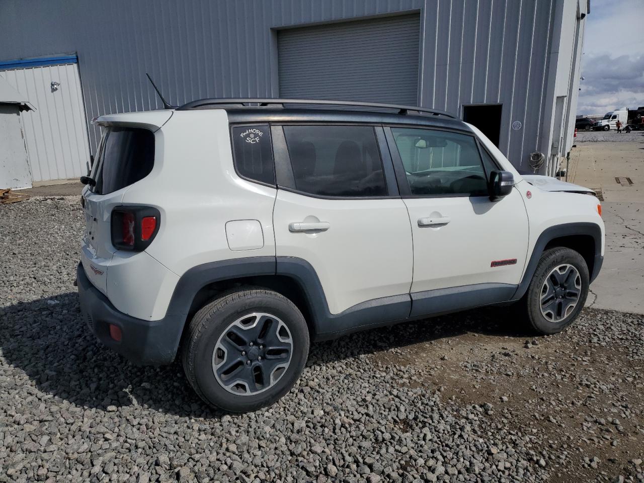 2016 Jeep Renegade - Image 3