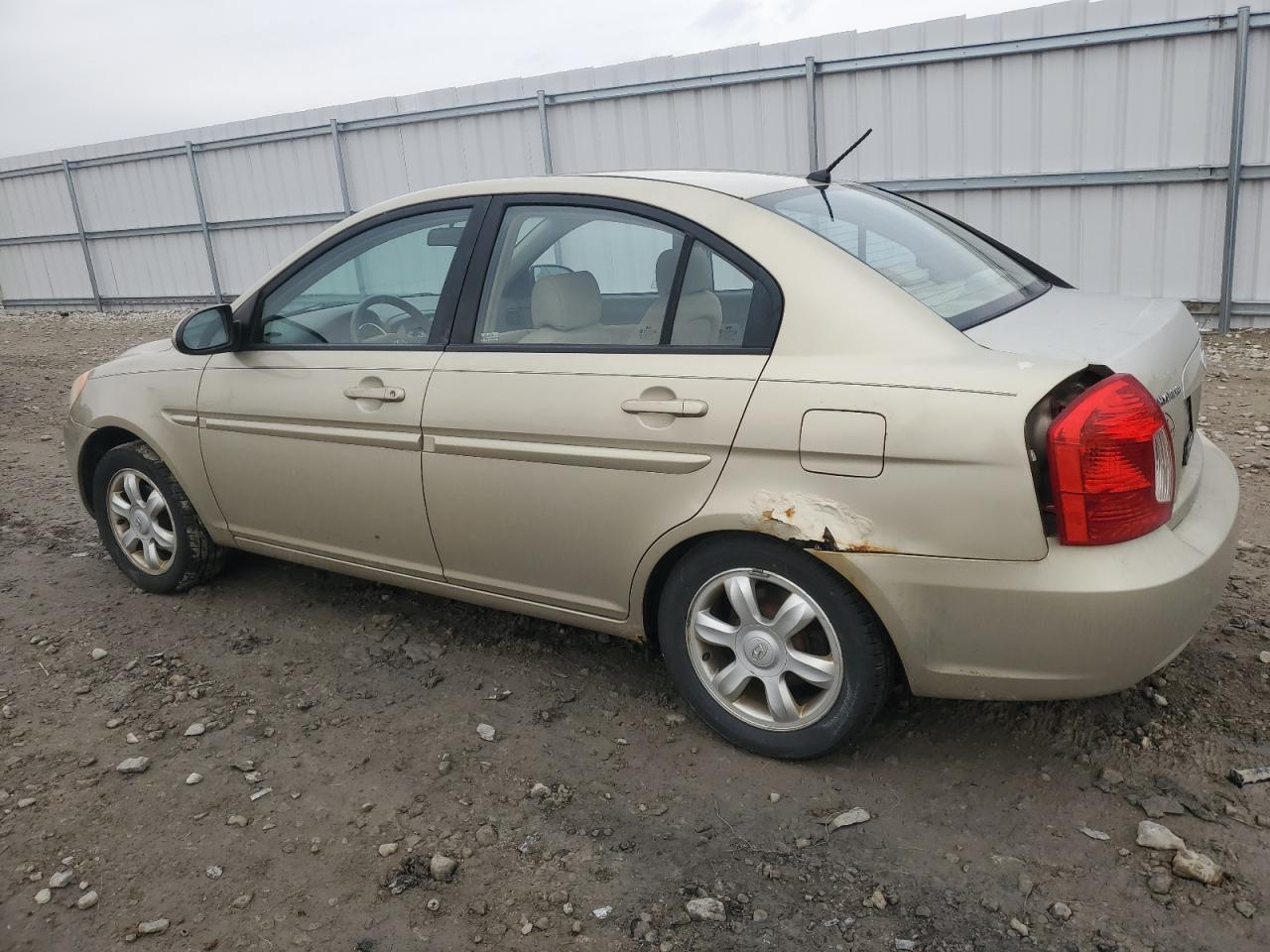 2006 Hyundai Accent - Image 2