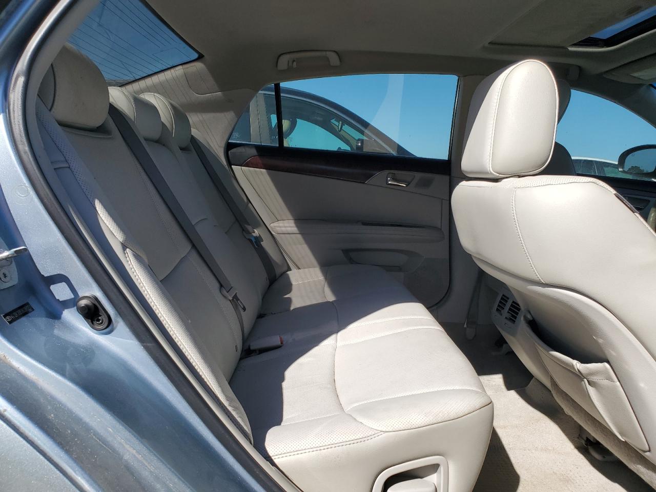 2011 Toyota Avalon - Image 10