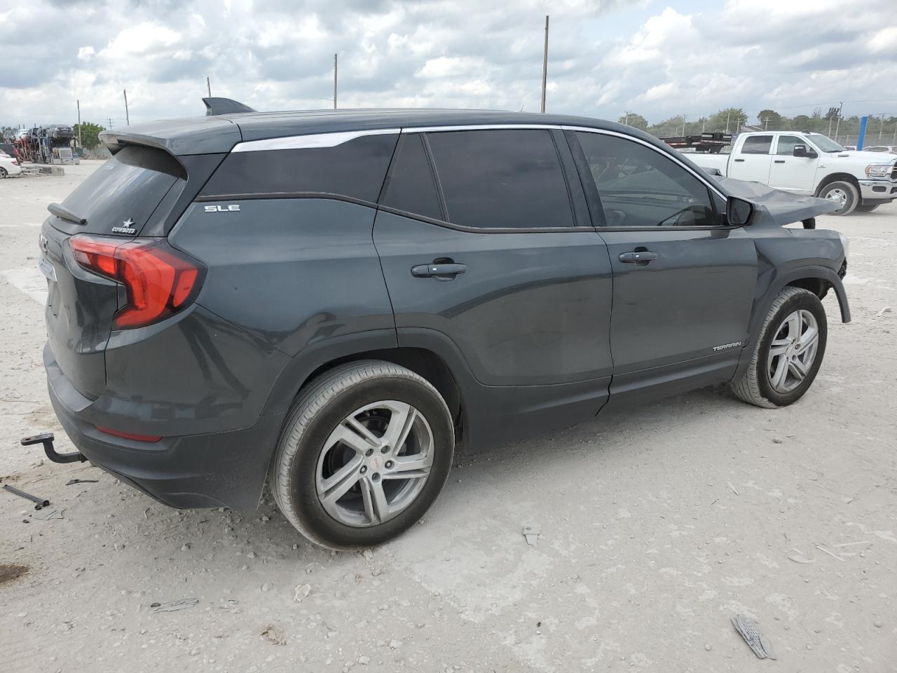 2018 GMC Terrain - Image 3