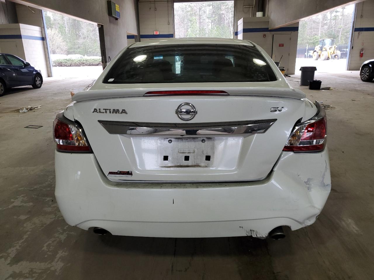 2015 Nissan Altima - Image 6
