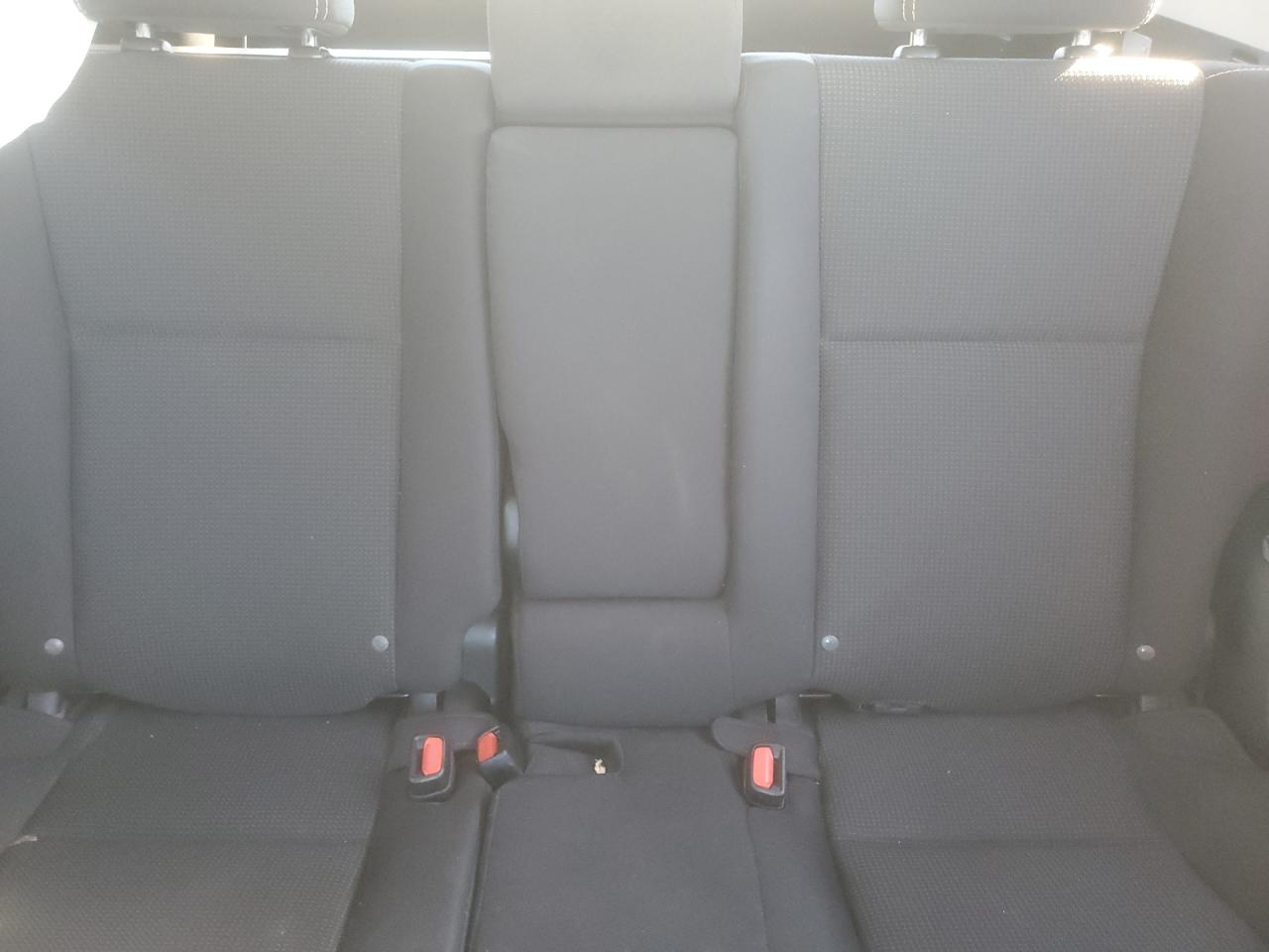 2018 Toyota RAV 4 - Image 10