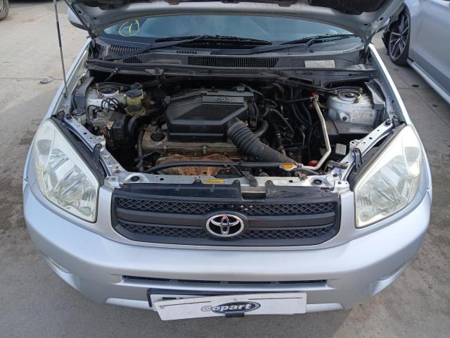 2004 TOYOTA RAV4 XT4 V
