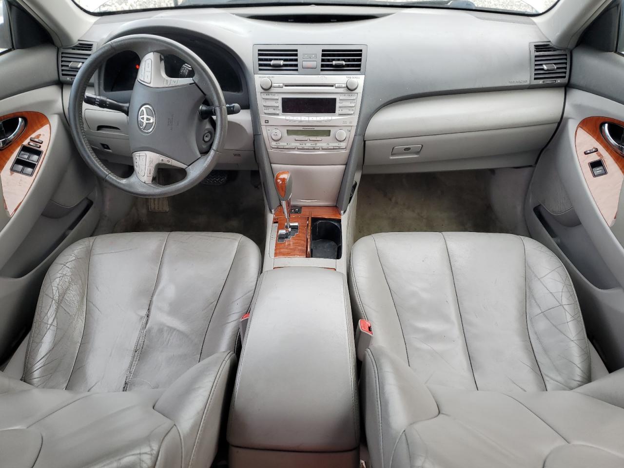 2011 Toyota Camry - Image 8