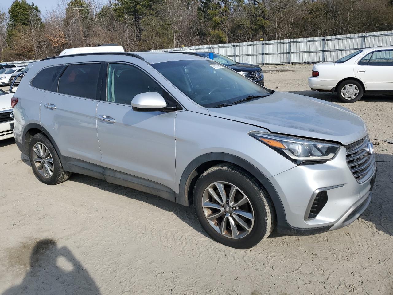 2017 Hyundai Santa Fe - Image 4