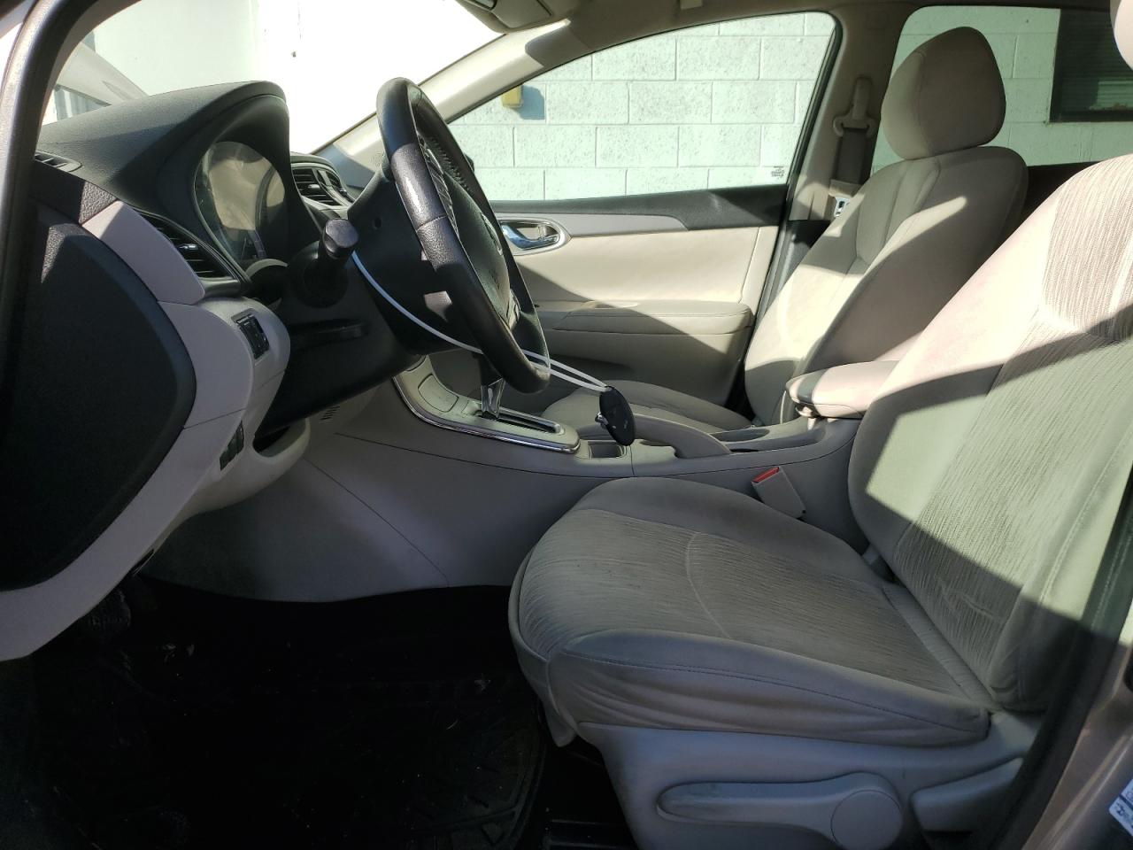 2015 Nissan Sentra - Image 7