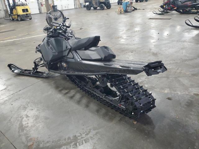 2019 SKI SNOWMOBILE