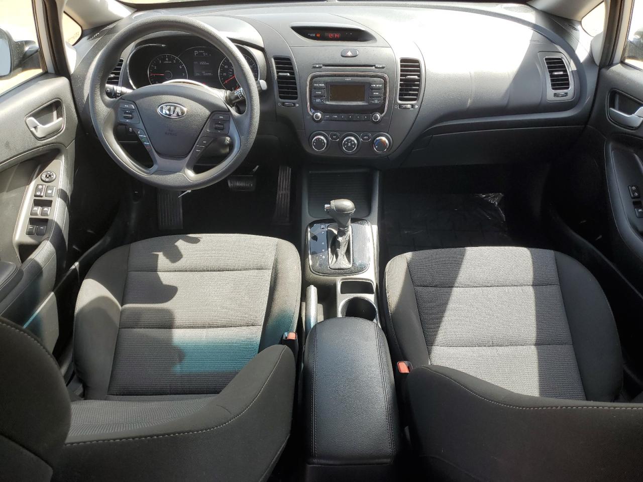 2017 Kia Forte - Image 8