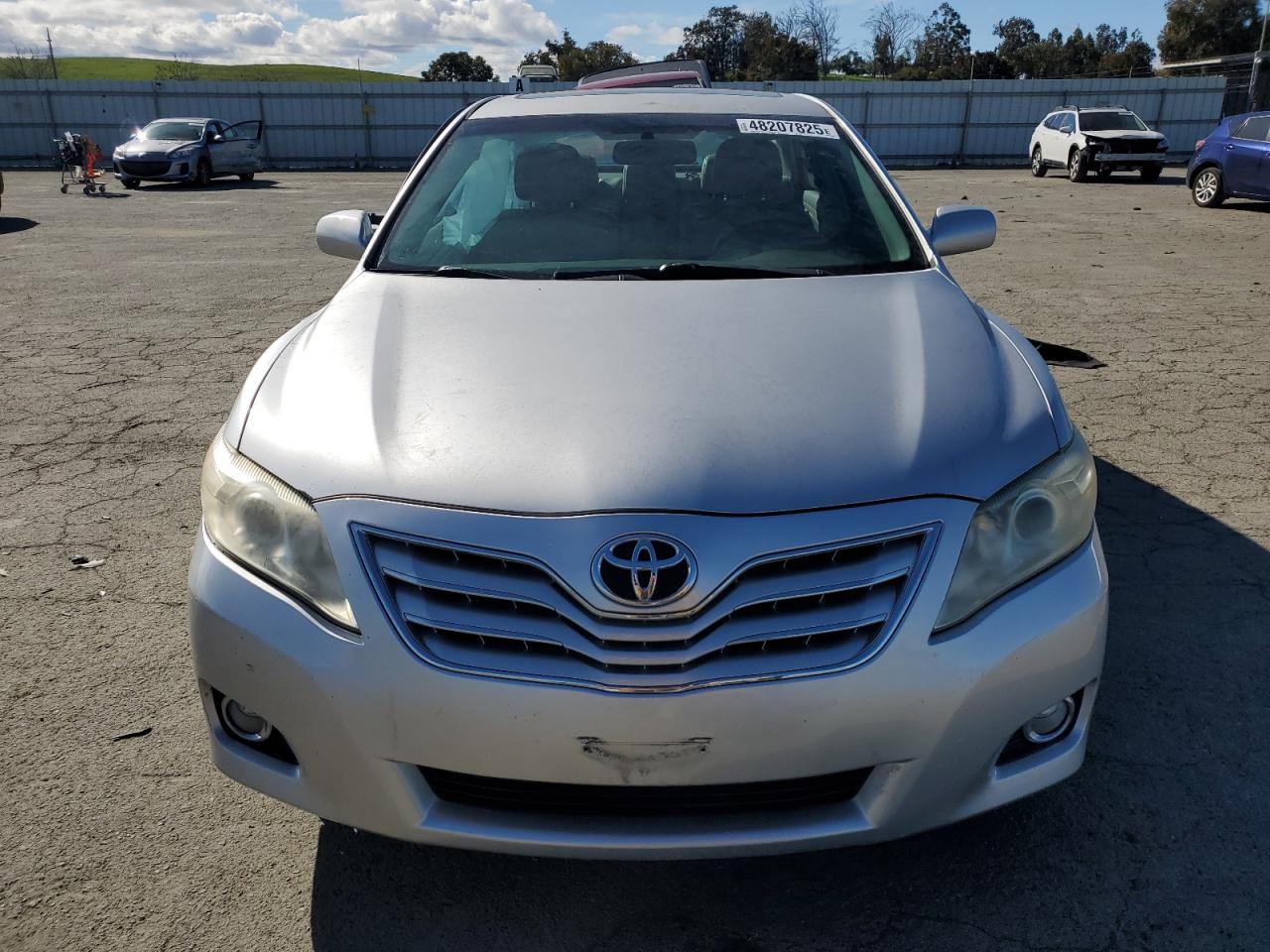 2011 Toyota Camry - Image 5